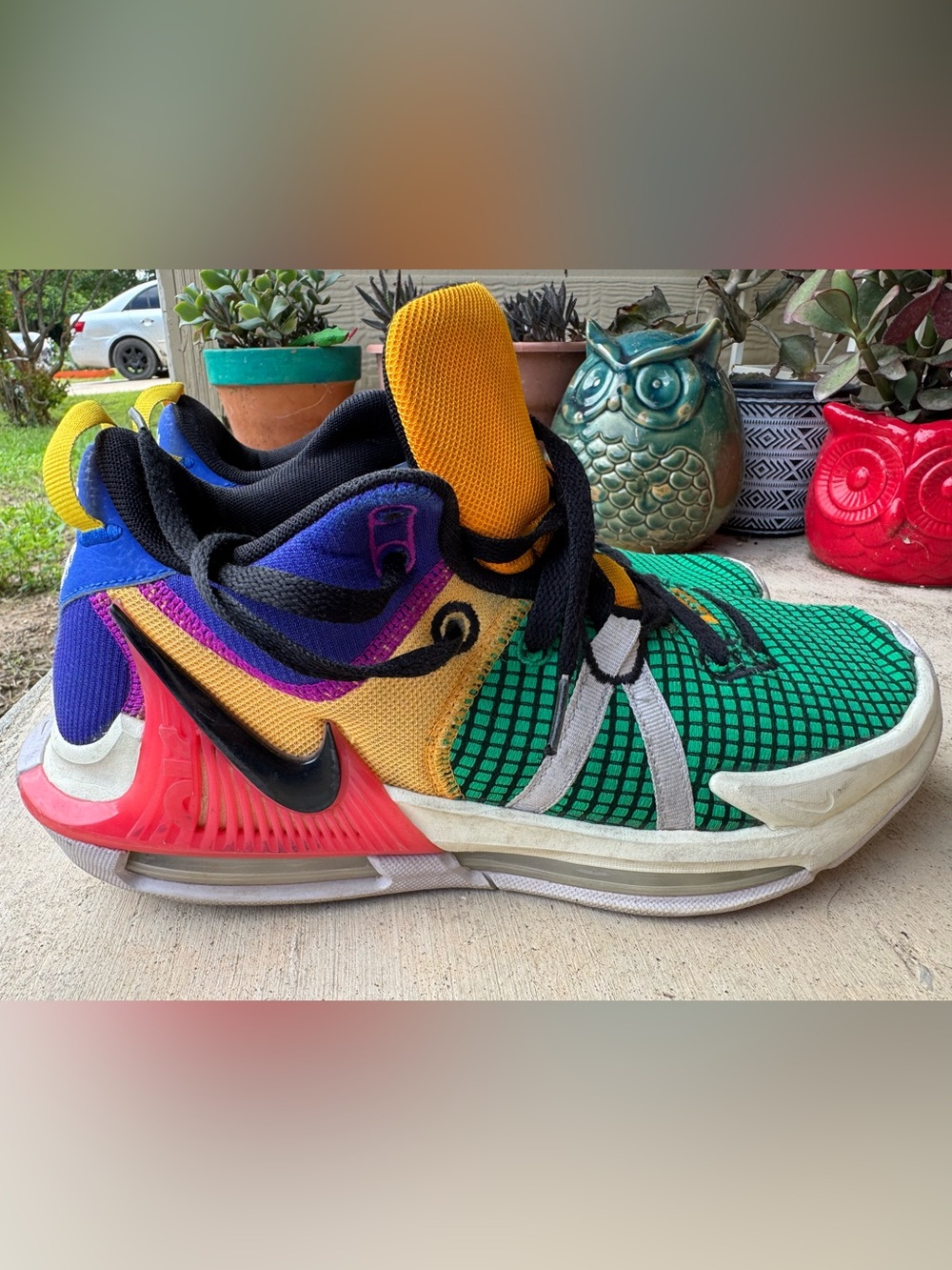 Nike Men Athletic Sneakers Multicolor Green Yellow Purple Black Red Witness 7
